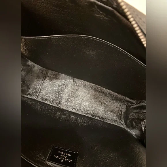 Louis Vuitton Toiletry Pouch Taiga Leather GM Black